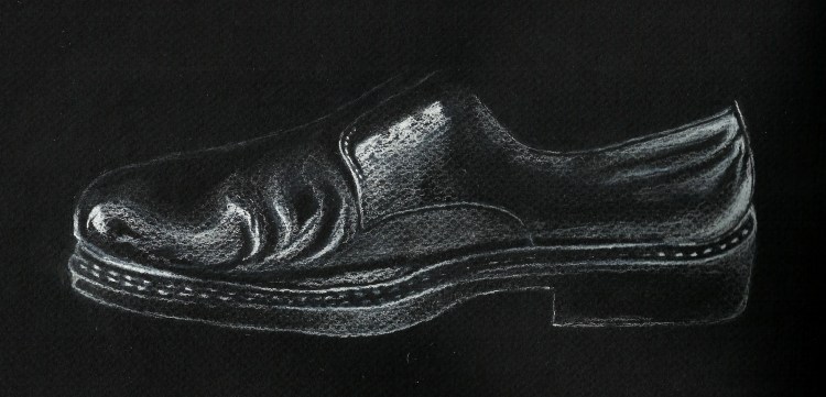 Zapato al pastel, con cartulina negra.