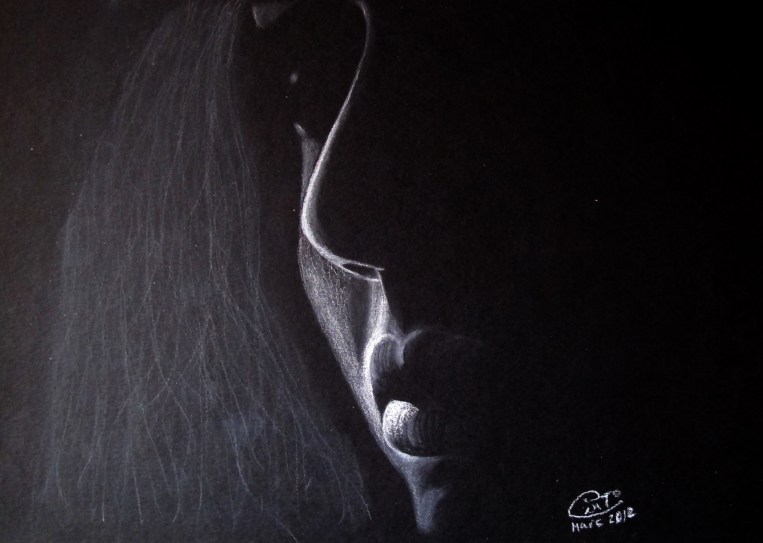 Dibujo al pastel en cartulina negra