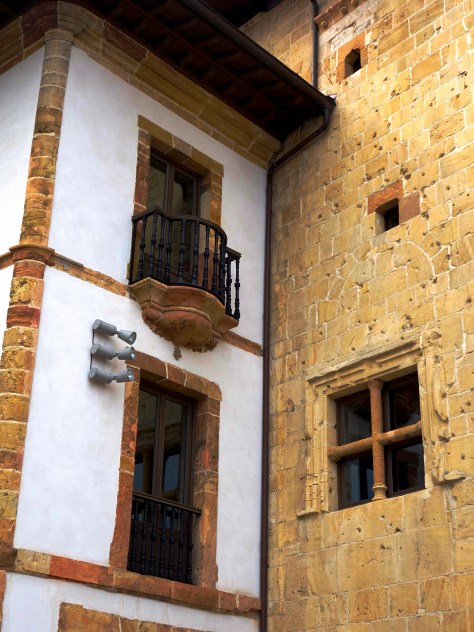Balcon y ventana  (Oviedo)