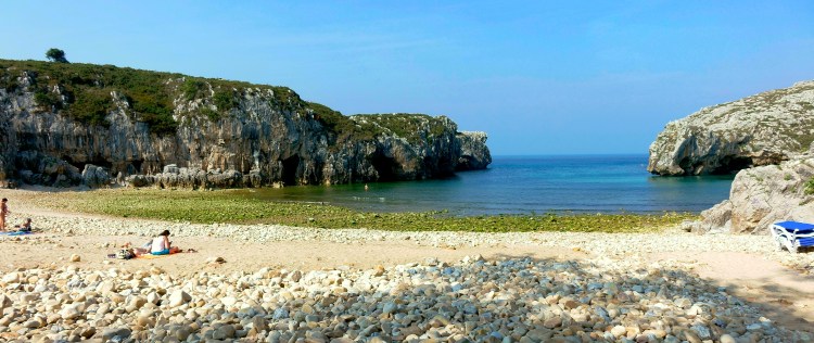 Playa Cuevas del Mar (Nueva de Llanes)