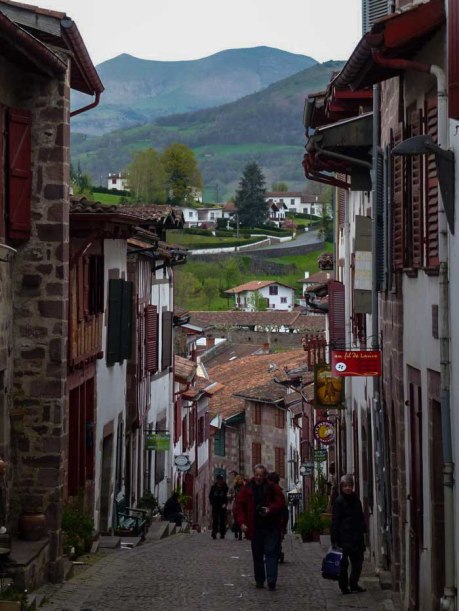 9_5135ca066c4ac_The_Way_Of_St_James_st jean pied de port_ rue de la citadelle-2