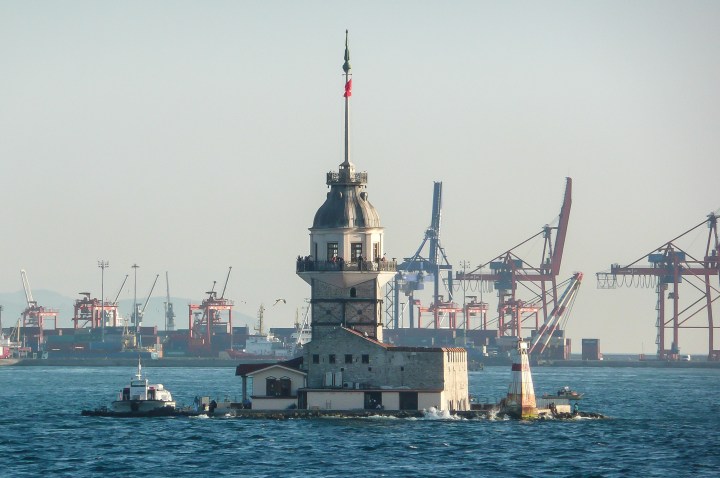 Alegaciones con sello registro 2 038