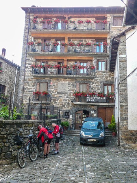 Alegaciones con sello registro 2 072